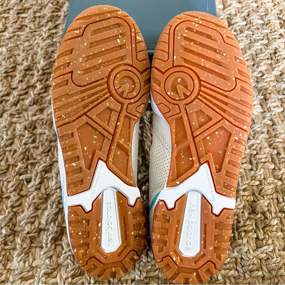 NWT New Balance 550 Sneakers Sea Salt Verdigris and Poppy Women’s Various Sizes - Picture 13 of 16